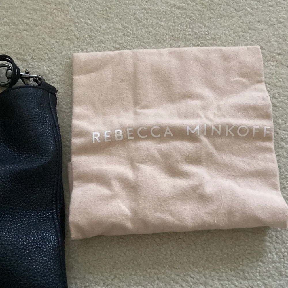 Rebecca Minkoff Slim Regan Hobo black 100% leather bag, zip pocket inside